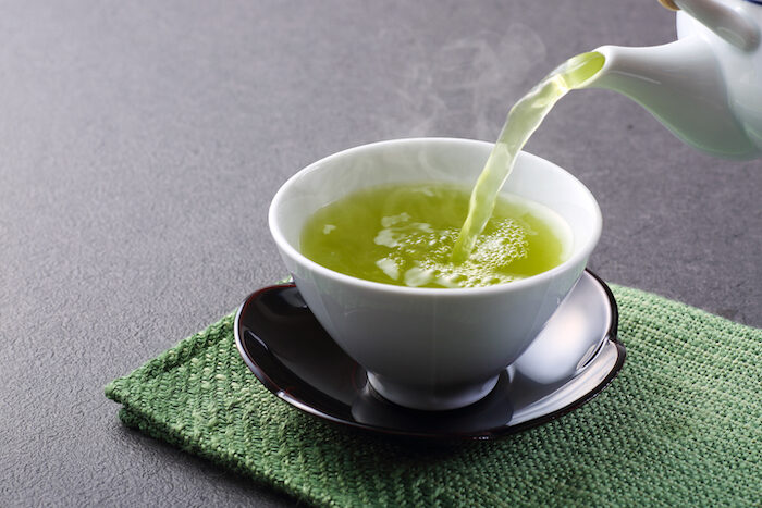 pouring-green-tea